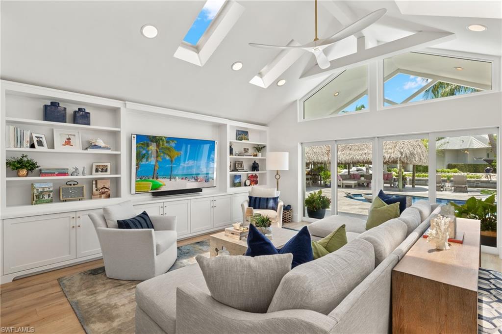 ROYAL HARBOR - Residential