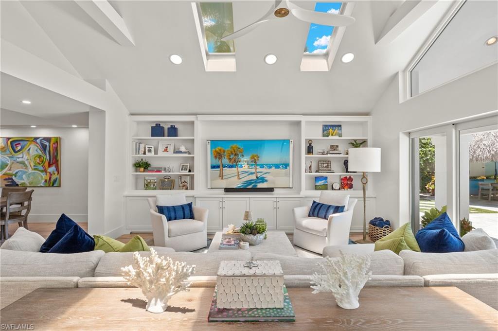 ROYAL HARBOR - Residential