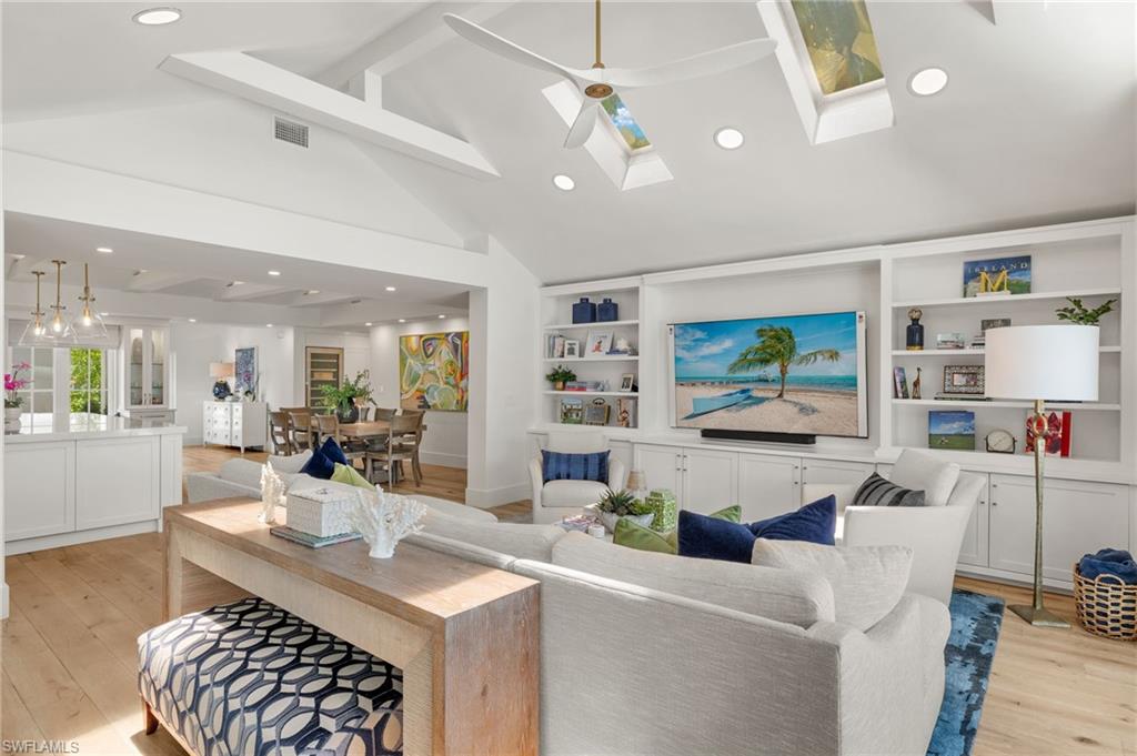 ROYAL HARBOR - Residential