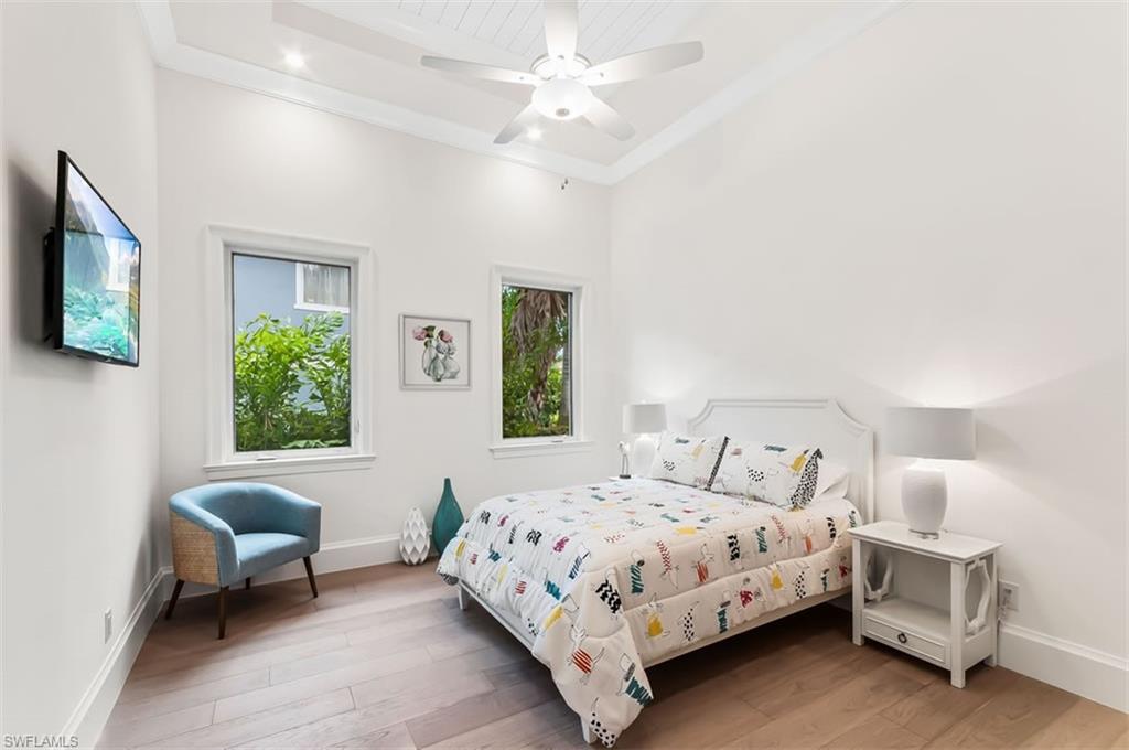 MOORINGS - Residential