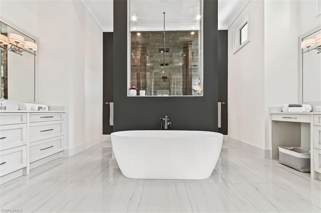 MOORINGS - Residential