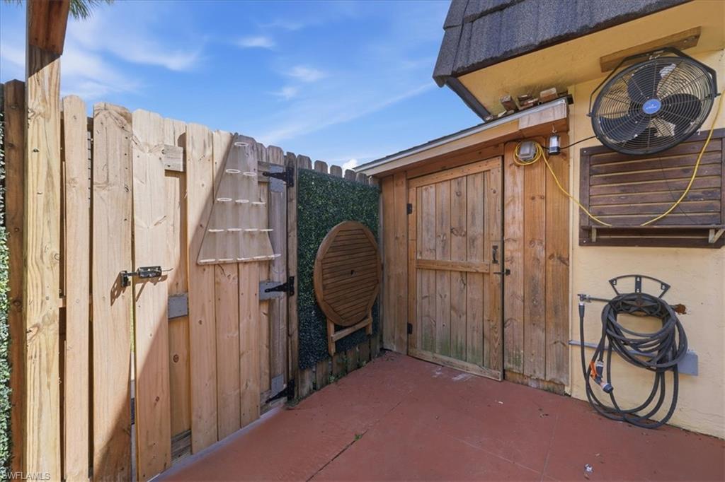 PARKWOODS TOWNHOUSE COMMUNITY - Residential