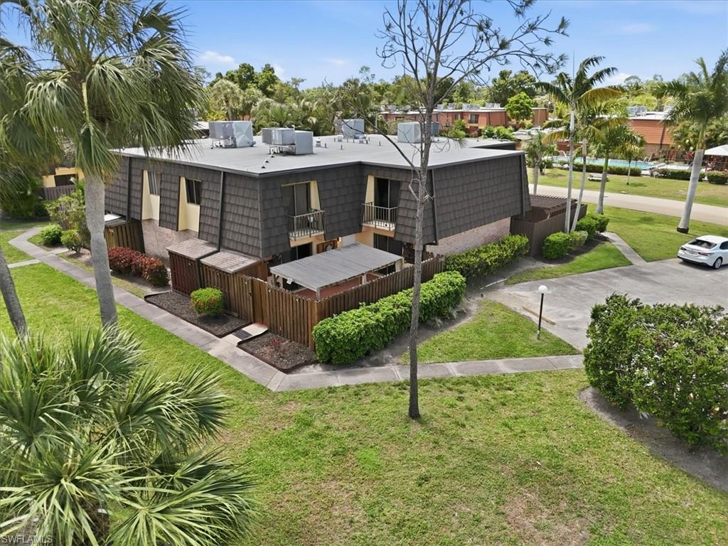 PARKWOODS TOWNHOUSE COMMUNITY - Residential