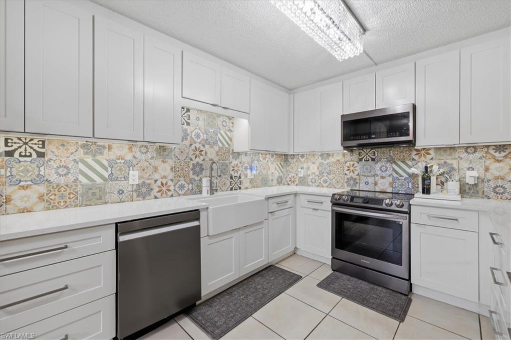 PARKWOODS TOWNHOUSE COMMUNITY - Residential