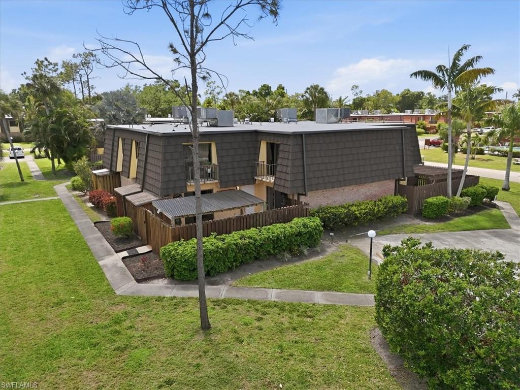 PARKWOODS TOWNHOUSE COMMUNITY - Residential