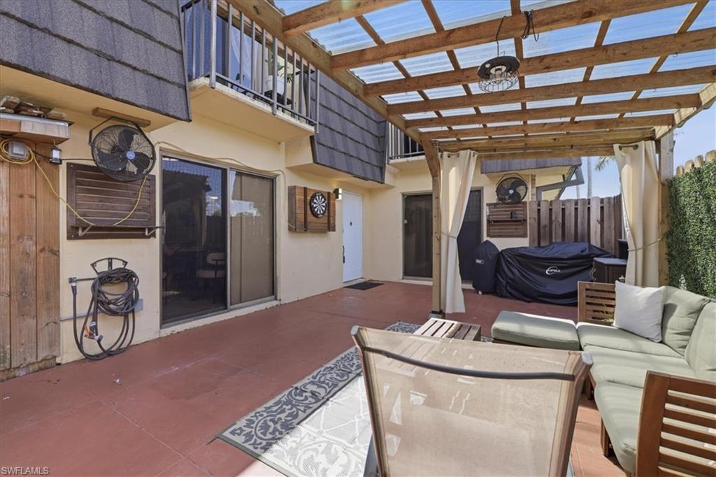 PARKWOODS TOWNHOUSE COMMUNITY - Residential