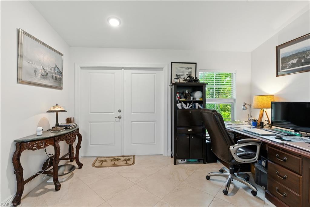 THE CAYS - Residential