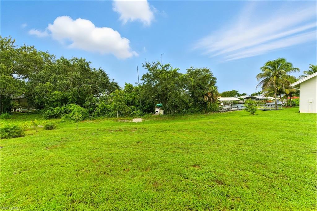 THE CAYS - Residential