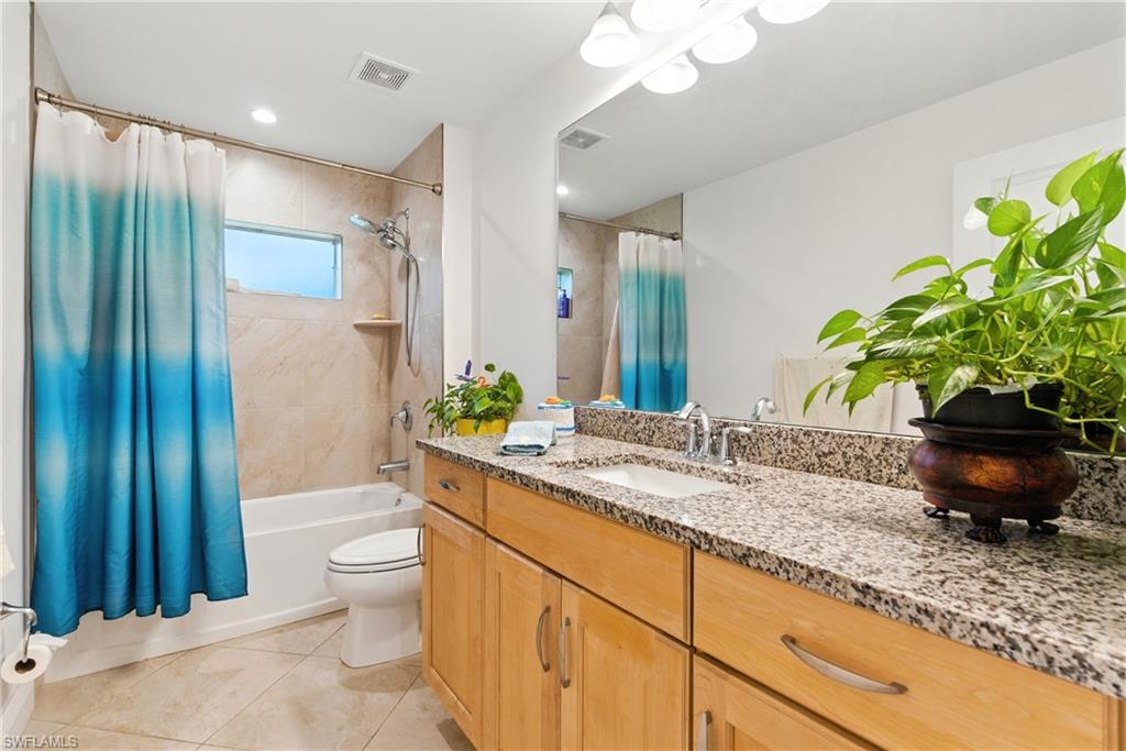 THE CAYS - Residential