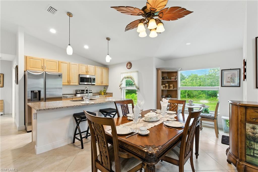 THE CAYS - Residential