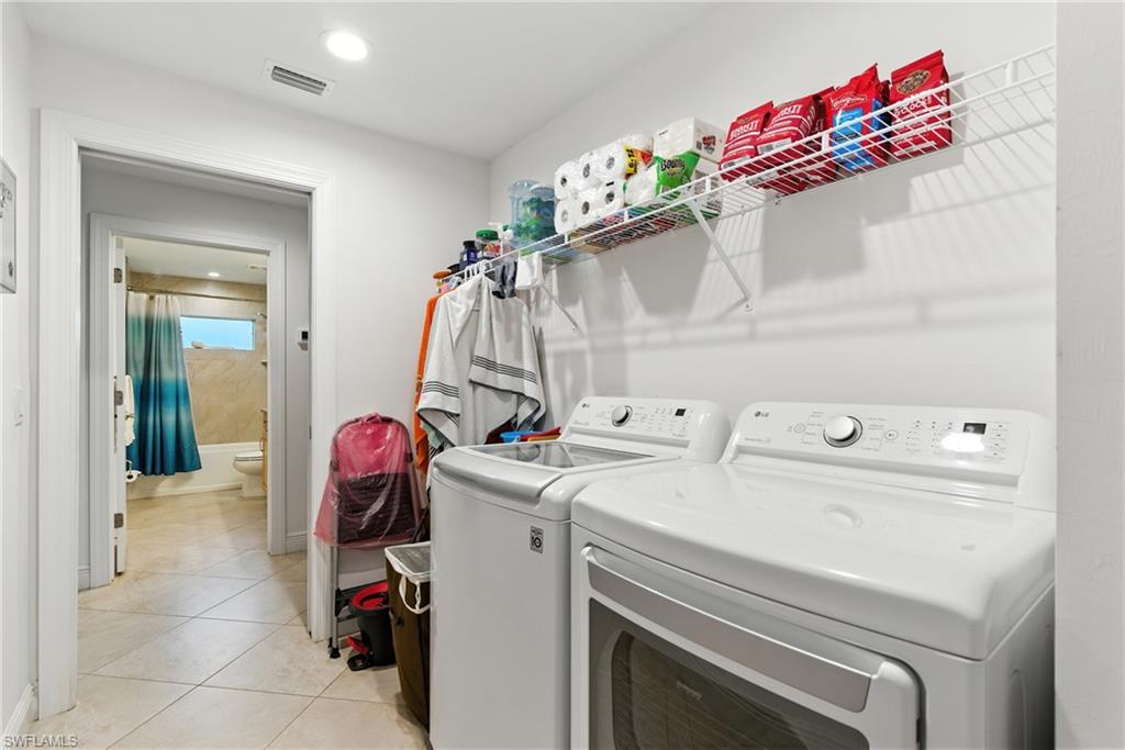 THE CAYS - Residential