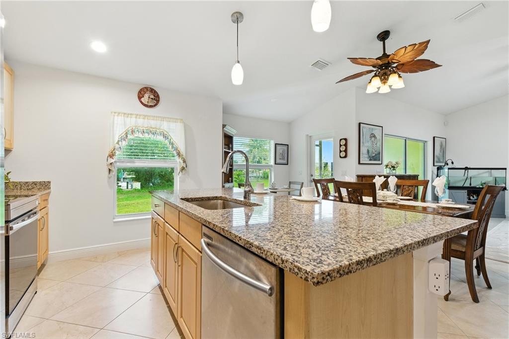 THE CAYS - Residential