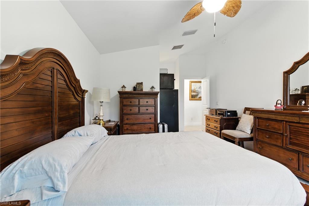 THE CAYS - Residential