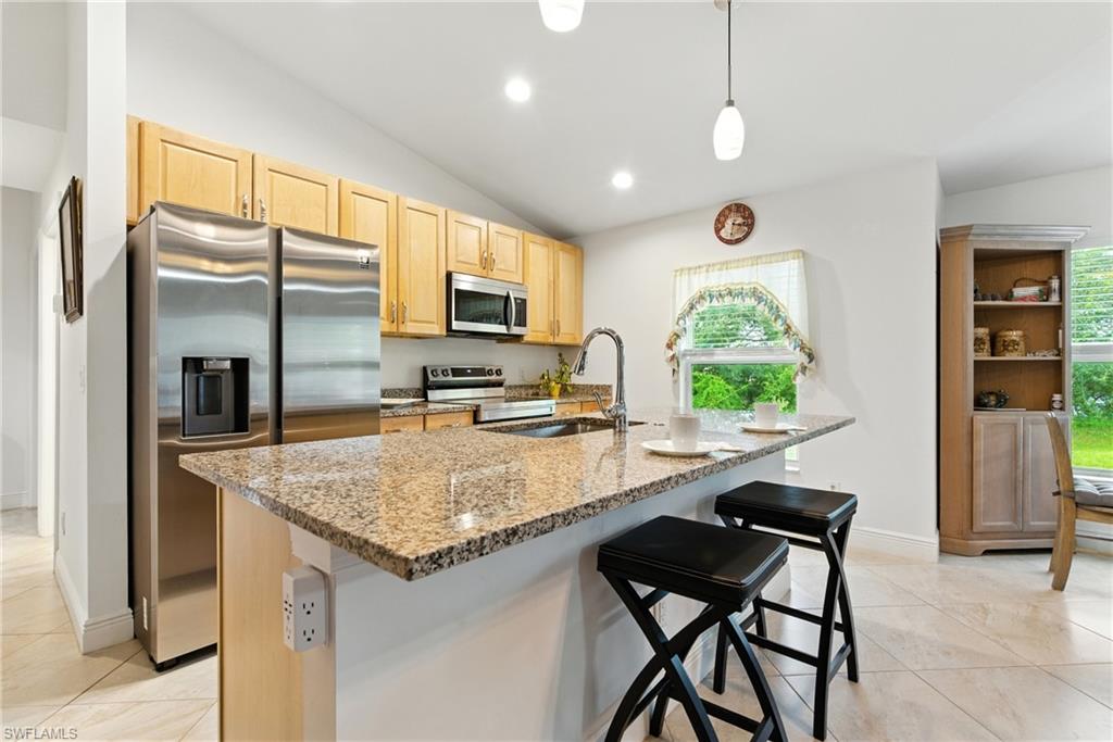 THE CAYS - Residential