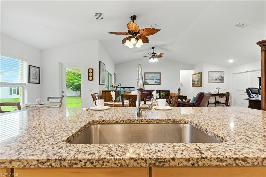 THE CAYS - Residential