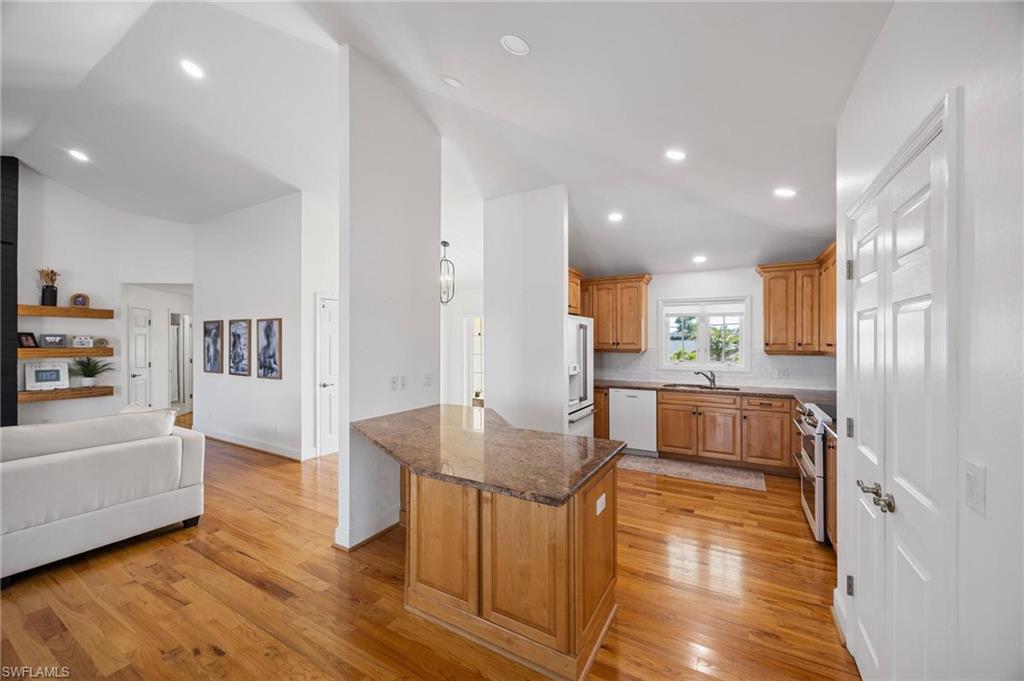 LAKE MUREX - Residential