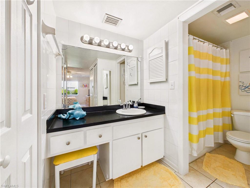 GLADES COUNTRY CLUB - Residential Lease