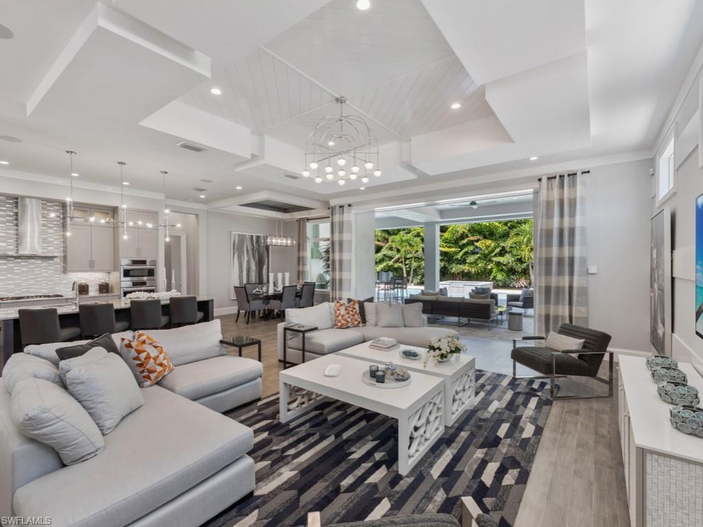 WINDWARD ISLE - Residential