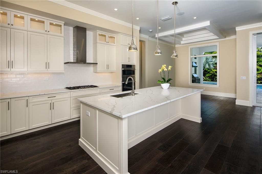 WINDWARD ISLE - Residential