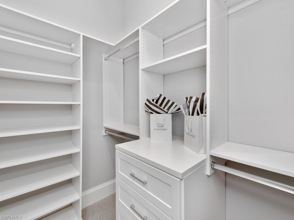 WINDWARD ISLE - Residential