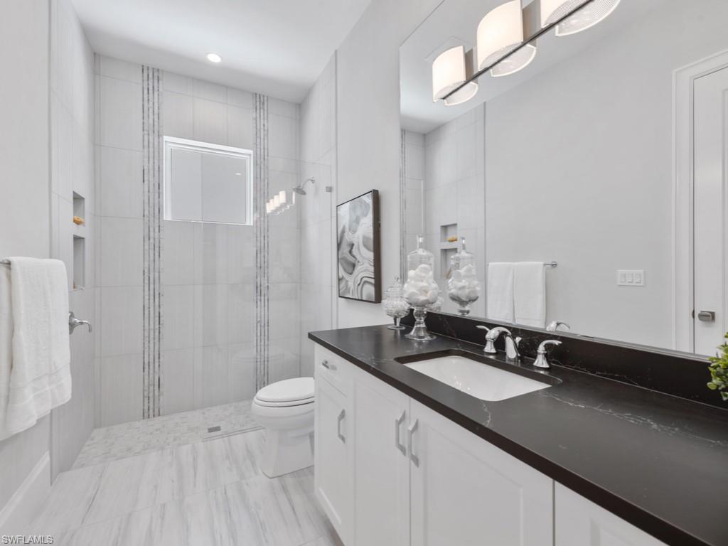 WINDWARD ISLE - Residential