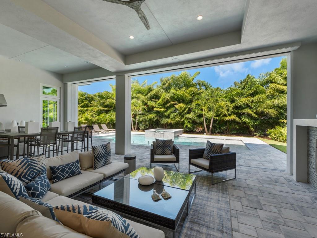 WINDWARD ISLE - Residential