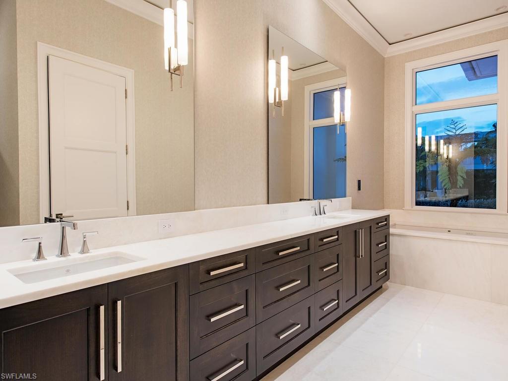 AQUALANE SHORES - Residential