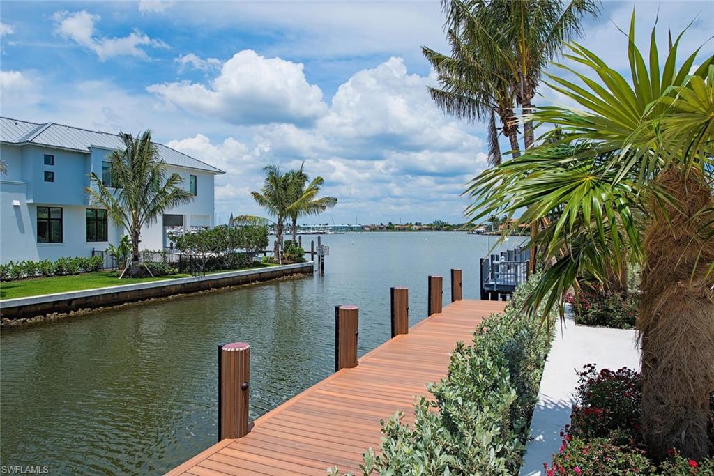 AQUALANE SHORES - Residential