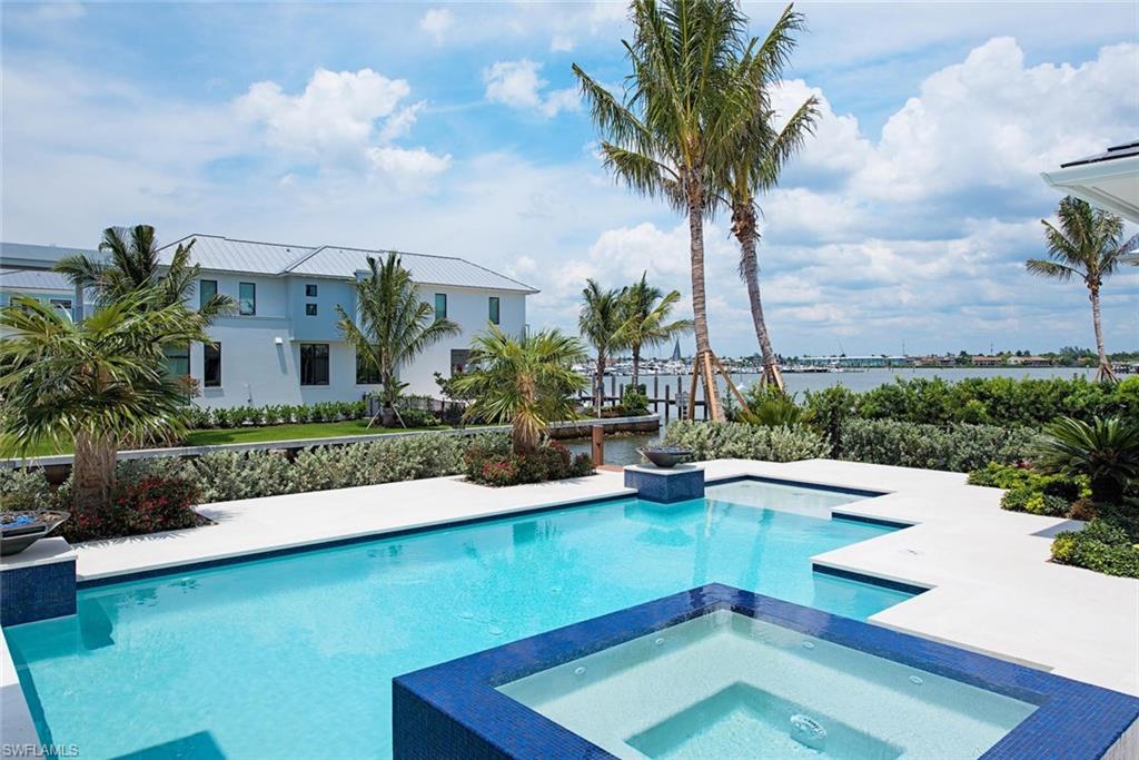 AQUALANE SHORES - Residential