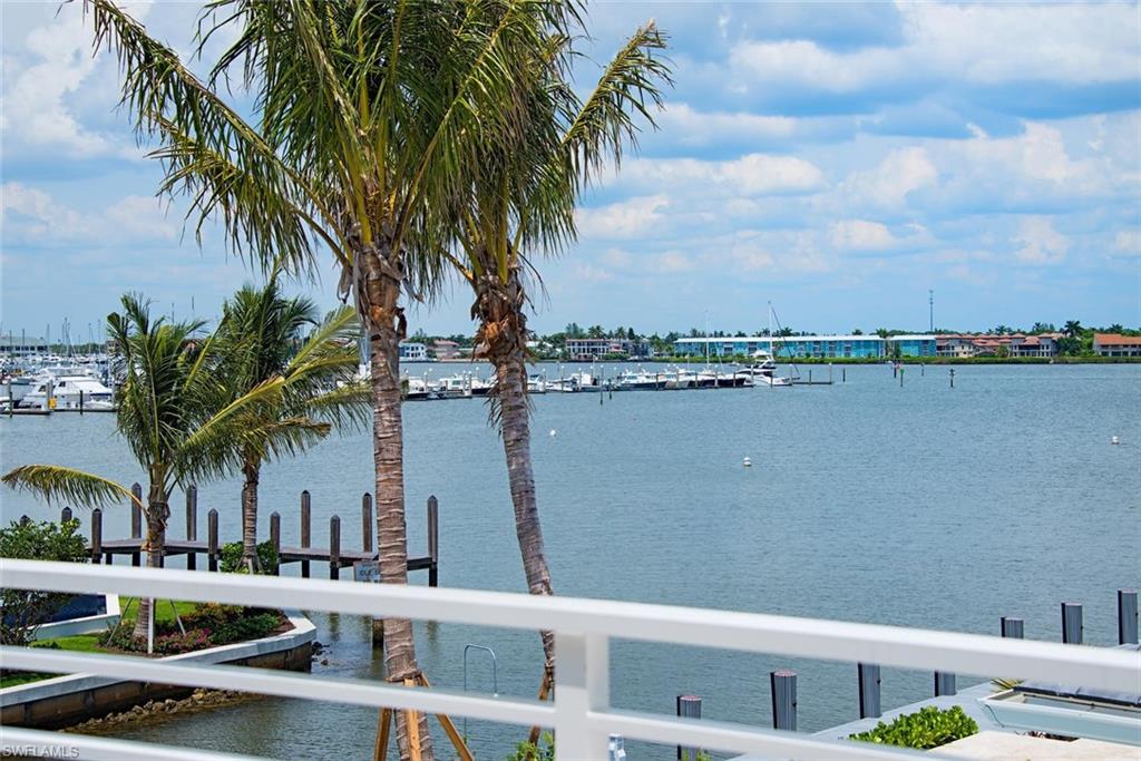 AQUALANE SHORES - Residential