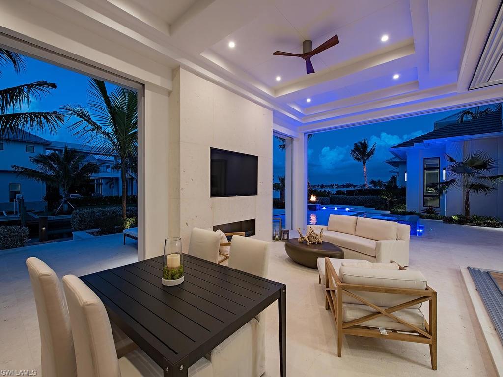 AQUALANE SHORES - Residential