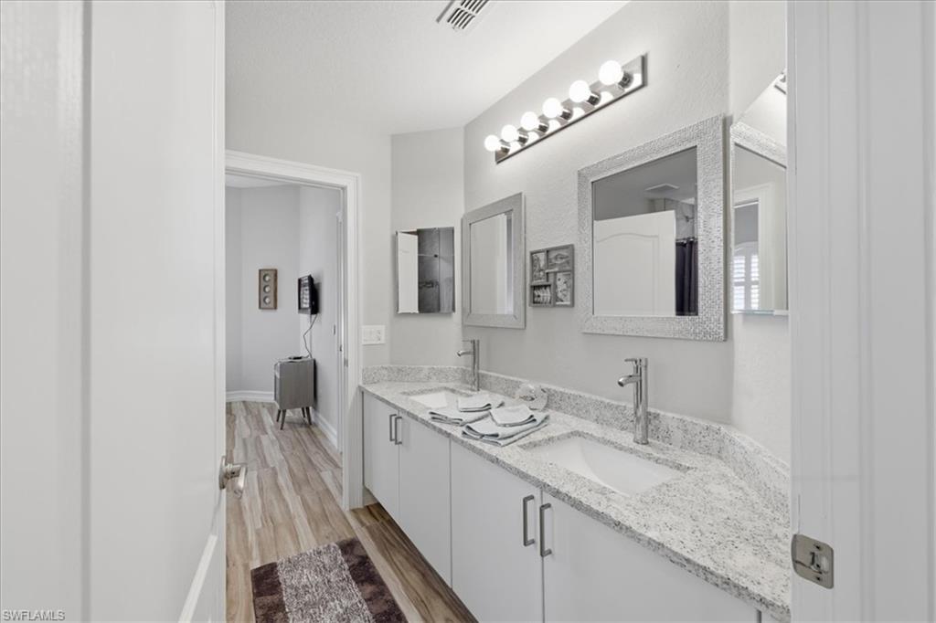 CORAL LAKES - Residential