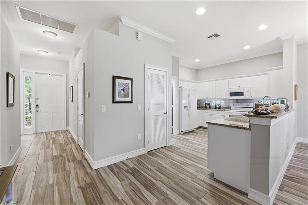 CORAL LAKES - Residential