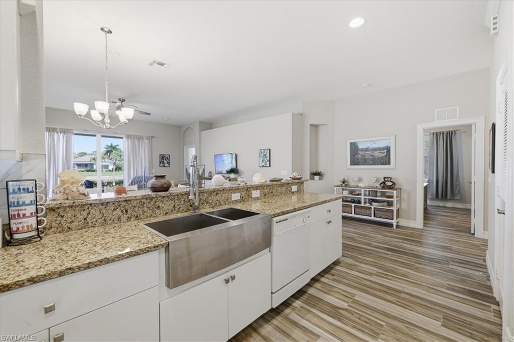 CORAL LAKES - Residential