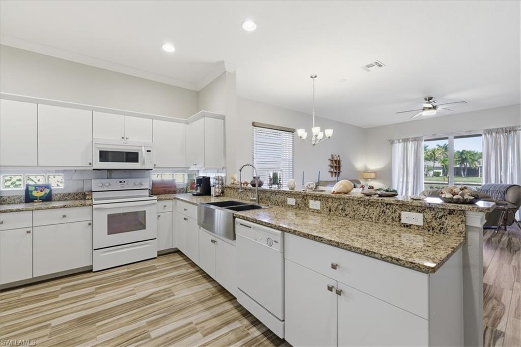 CORAL LAKES - Residential