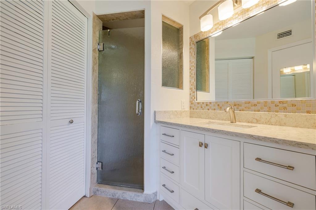 VENETIAN PALMS - Residential