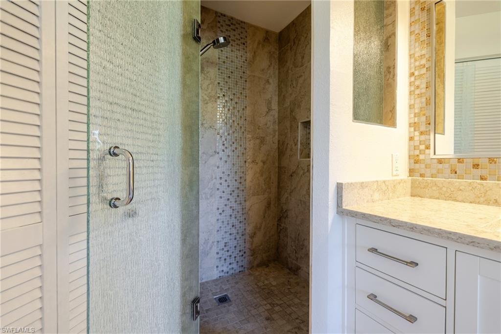 VENETIAN PALMS - Residential