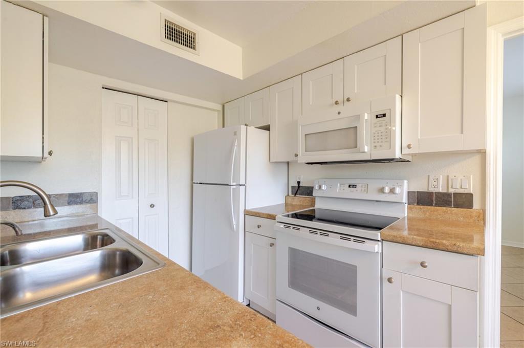 VENETIAN PALMS - Residential