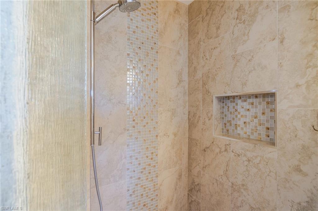 VENETIAN PALMS - Residential