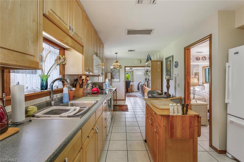 AVALON ESTATES - Residential