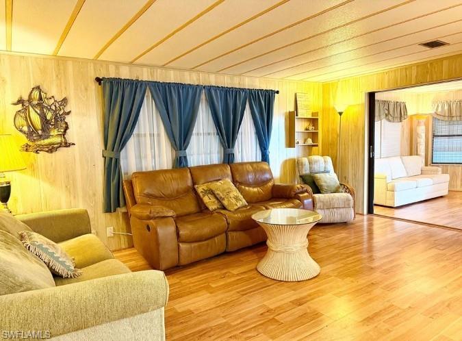 ENCHANTING SHORES - Residential