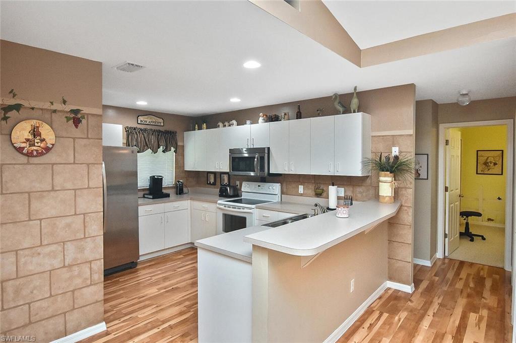 SAN CARLOS PARK - Residential