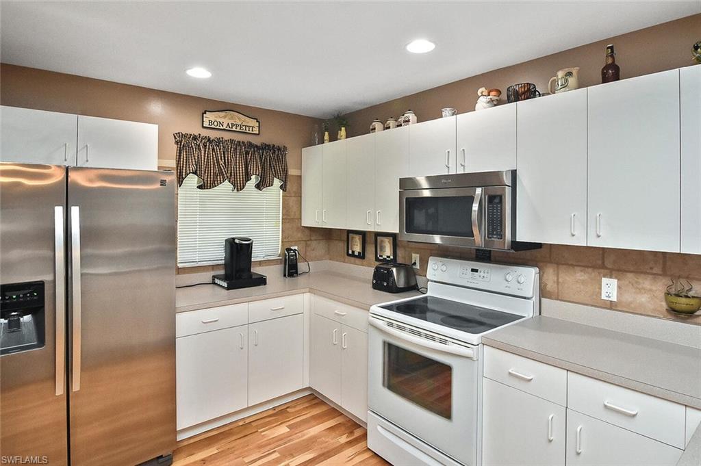 SAN CARLOS PARK - Residential