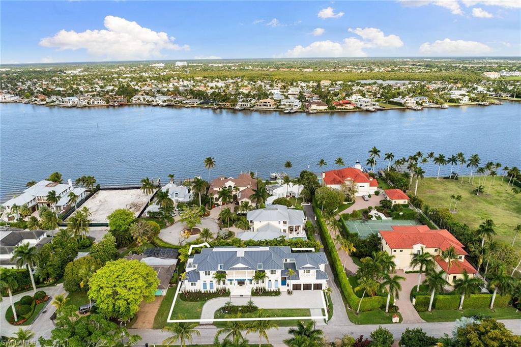 AQUALANE SHORES - Residential