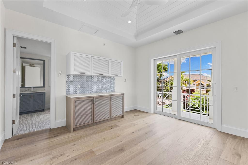 AQUALANE SHORES - Residential