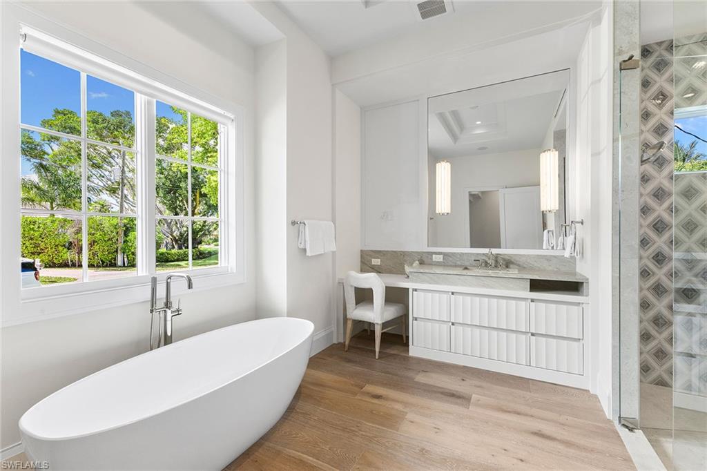 AQUALANE SHORES - Residential