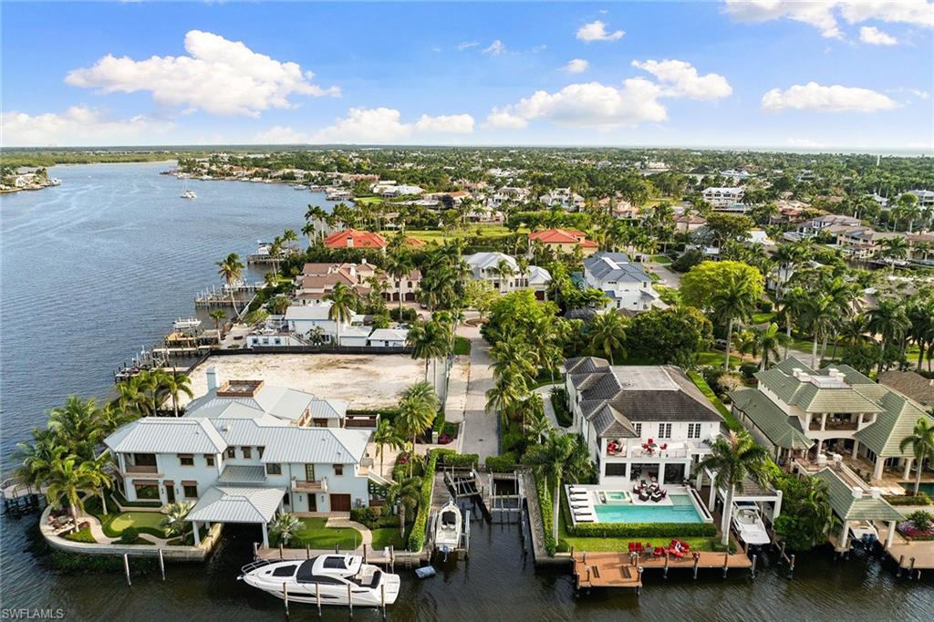 AQUALANE SHORES - Residential