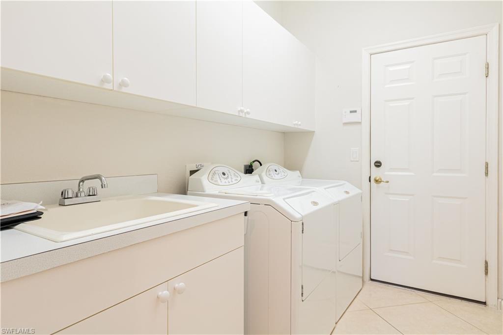 AUTUMN WOODS - Residential