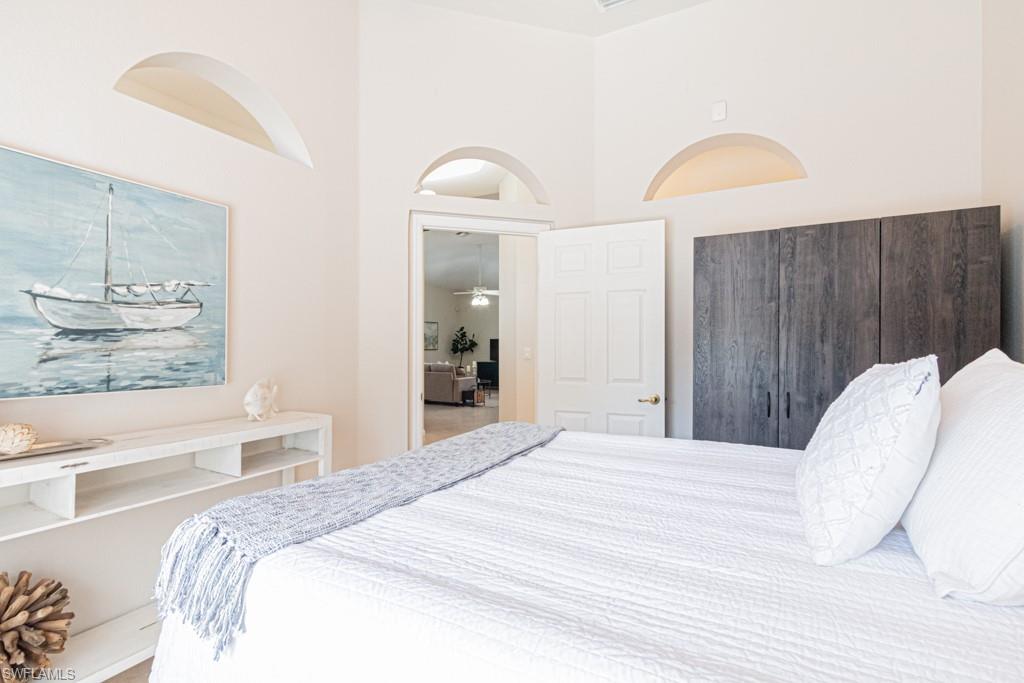 AUTUMN WOODS - Residential