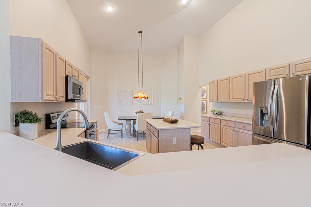 AUTUMN WOODS - Residential